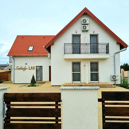 Szekely-Lak Apartman Хедькё Экстерьер фото