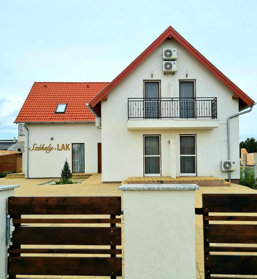 Szekely-Lak Apartman Хедькё Экстерьер фото